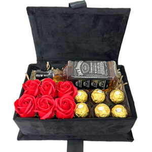 COFRE ROSAS, JACK DANIEL'S Y FERRERO